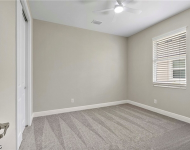 15927 Mulrion Boulevard - Photo Thumbnail 4