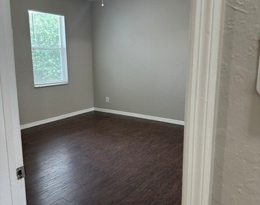 124 Pine Lane - Photo Thumbnail 10
