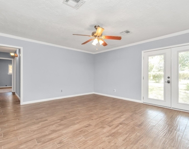 13627 Greenridge Drive - Photo Thumbnail 8