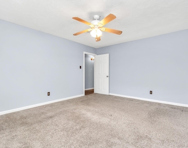 13627 Greenridge Drive - Photo Thumbnail 24