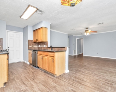 13627 Greenridge Drive - Photo Thumbnail 12