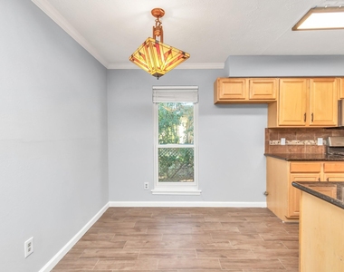 13627 Greenridge Drive - Photo Thumbnail 11
