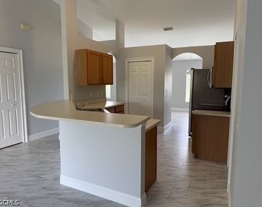 2101 Sw 25th Street - Photo Thumbnail 4