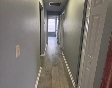 424 Valley Drive - Photo Thumbnail 6