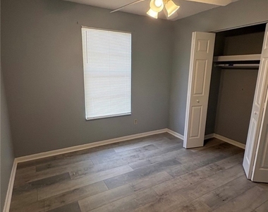 424 Valley Drive - Photo Thumbnail 7