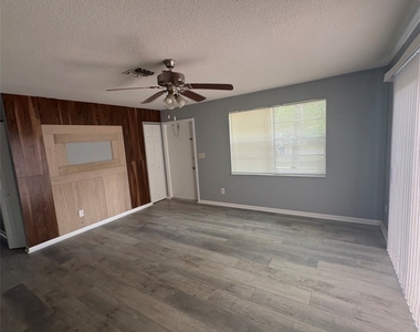 424 Valley Drive - Photo Thumbnail 2