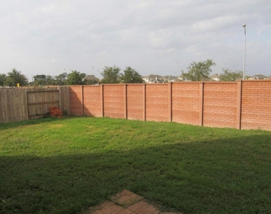 3310 Jib Court - Photo Thumbnail 17