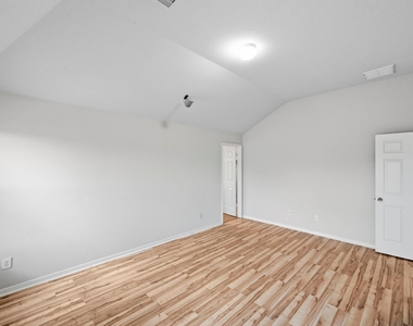 2702 Youpon Lake Court - Photo Thumbnail 15