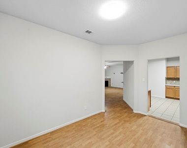 2702 Youpon Lake Court - Photo Thumbnail 10