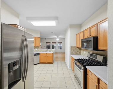 2702 Youpon Lake Court - Photo Thumbnail 7
