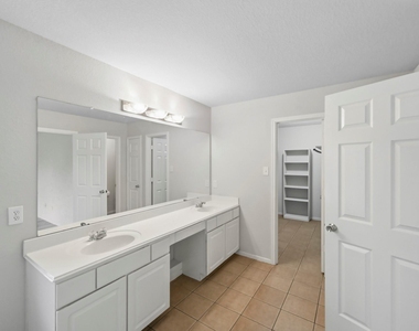 2702 Youpon Lake Court - Photo Thumbnail 18