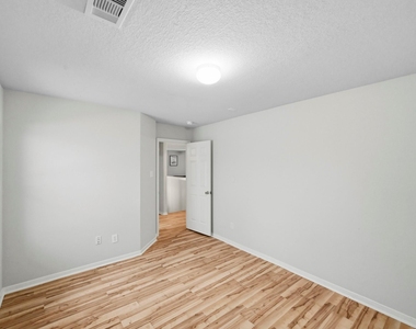 2702 Youpon Lake Court - Photo Thumbnail 25