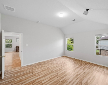 2702 Youpon Lake Court - Photo Thumbnail 16