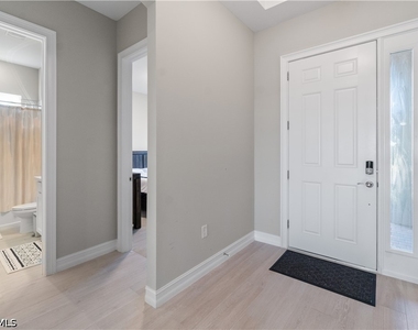 18684 Ensenada Drive - Photo Thumbnail 11