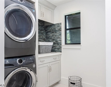 930 9th Street S - Photo Thumbnail 16