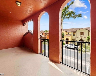 9050 Capistrano Street N - Photo Thumbnail 30