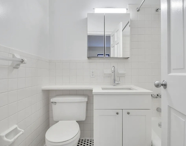121 Madison Avenue - Photo Thumbnail 7