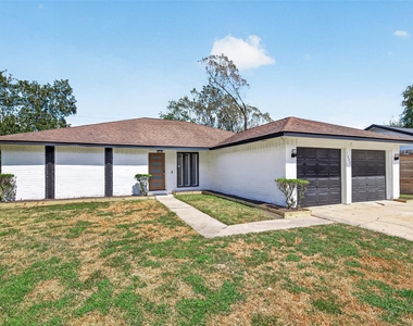1002 Kenforest Drive - Photo Thumbnail 9