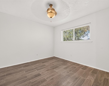 1002 Kenforest Drive - Photo Thumbnail 39