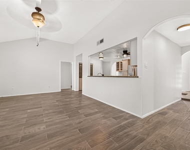 1002 Kenforest Drive - Photo Thumbnail 21