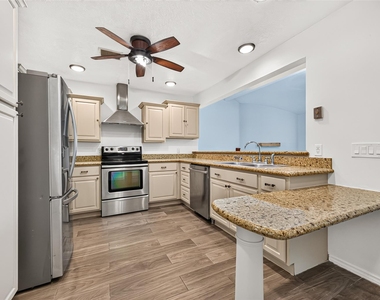 1002 Kenforest Drive - Photo Thumbnail 5