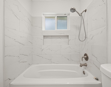 1002 Kenforest Drive - Photo Thumbnail 37