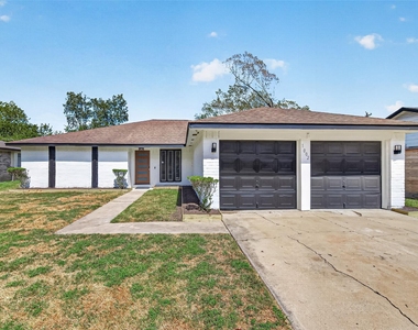 1002 Kenforest Drive - Photo Thumbnail 10