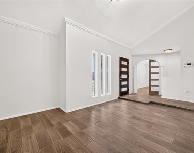 1002 Kenforest Drive - Photo Thumbnail 17