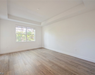 16907 Fairgrove Way - Photo Thumbnail 13