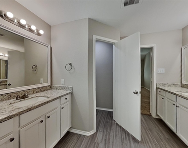 11409 Ryan Court - Photo Thumbnail 6