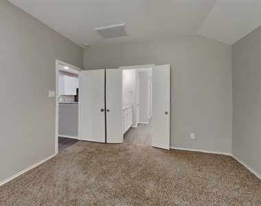 11409 Ryan Court - Photo Thumbnail 5