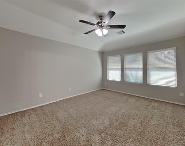11409 Ryan Court - Photo Thumbnail 4