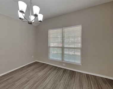 11409 Ryan Court - Photo Thumbnail 15