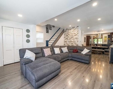 296 Willow - Photo Thumbnail 3
