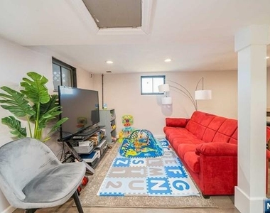 296 Willow - Photo Thumbnail 17