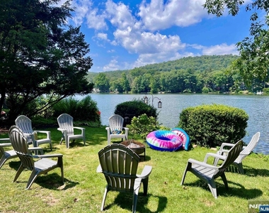 85 Lakeshore - Photo Thumbnail 9