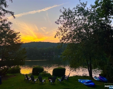 85 Lakeshore - Photo Thumbnail 8