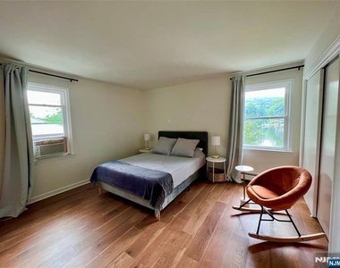 85 Lakeshore - Photo Thumbnail 3