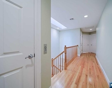 2 Candlewood - Photo Thumbnail 16