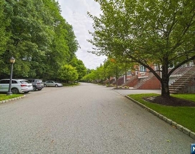 2 Candlewood - Photo Thumbnail 36