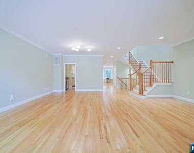 2 Candlewood - Photo Thumbnail 5