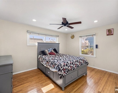 813 Morton - Photo Thumbnail 7