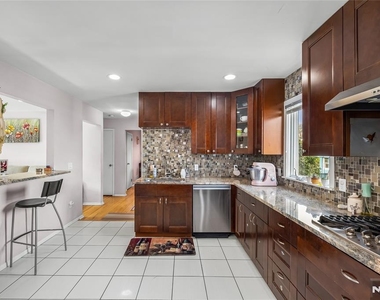 813 Morton - Photo Thumbnail 9