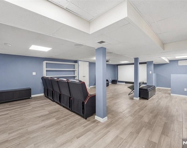 813 Morton - Photo Thumbnail 11