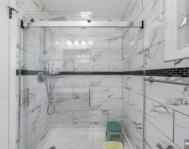 813 Morton - Photo Thumbnail 8