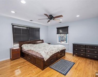 813 Morton - Photo Thumbnail 5