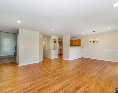 102 Lakeview - Photo Thumbnail 2