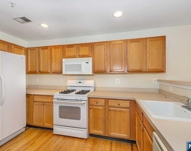 102 Lakeview - Photo Thumbnail 8