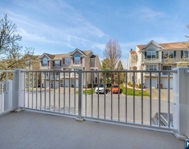 102 Lakeview - Photo Thumbnail 20