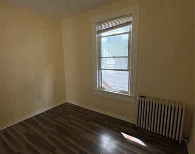 79 Midland - Photo Thumbnail 13